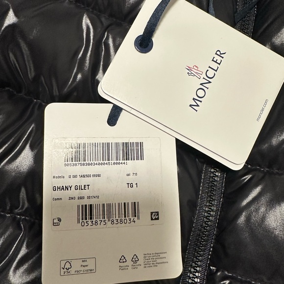 Black moncler vest - Picture 3 of 10